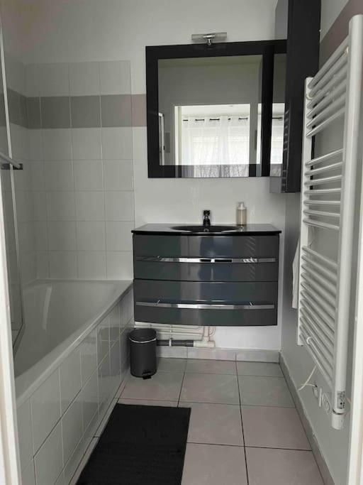 Tres Bel Appartement Entre Paris Et Disneyland Lognes Exterior photo